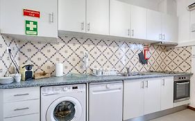 Spacious House In Porto For Family And Friends